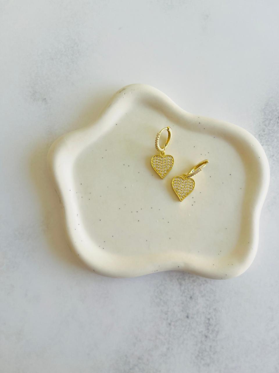 Aros argollas con corazon colgante y circones de Acero Inoxidable con baño de oro 14K