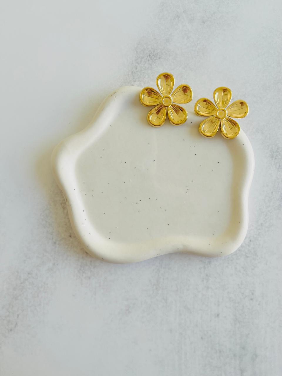 Aros flor de Acero Inoxidable y baño de oro 14K