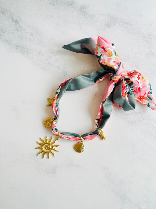 Collar tela con dijes surtidos de Acero Inoxidable con Baño 18K