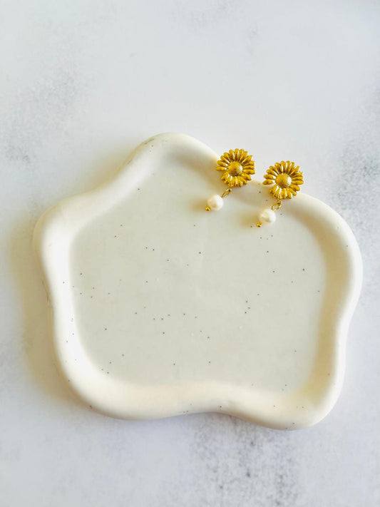 Aros margarita con perla colgante de Acero Inoxidable y baño de oro 14K